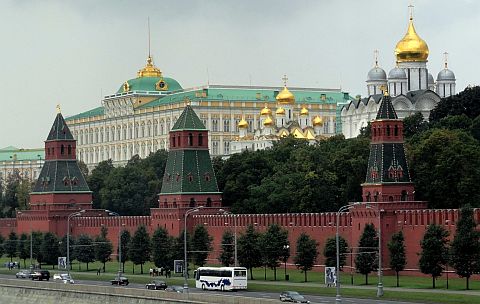 İhtişamlı kulelerin ve duvarların koruduğu Kremlin Sarayı
